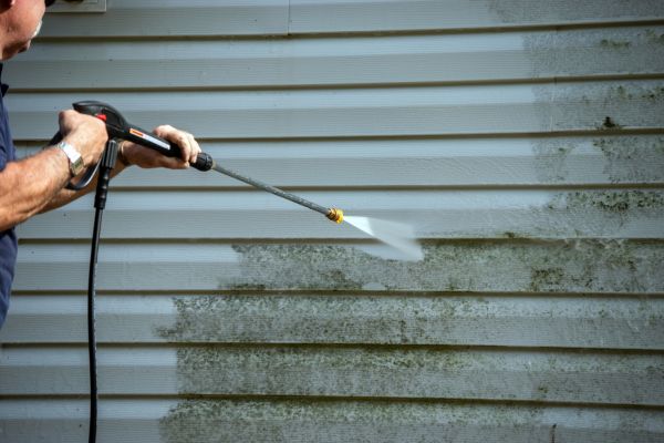 Vinyl Siding Power Washing in Keller